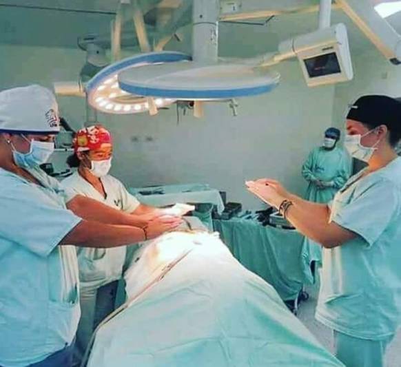 medicos aplicam reiki